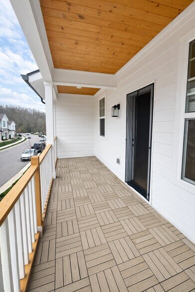 Building Photo - 2022 Maple Vw Ln