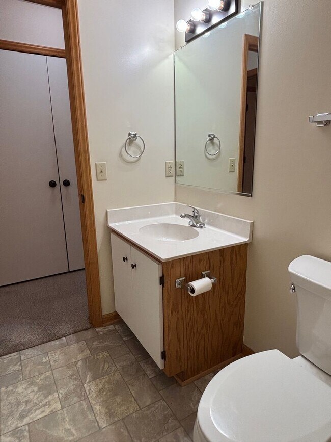Building Photo - 1419
