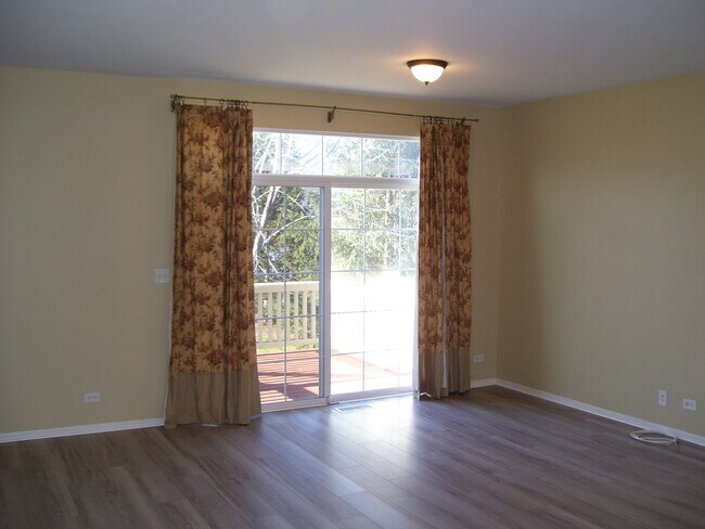 Building Photo - 3376 Bradbury Cir