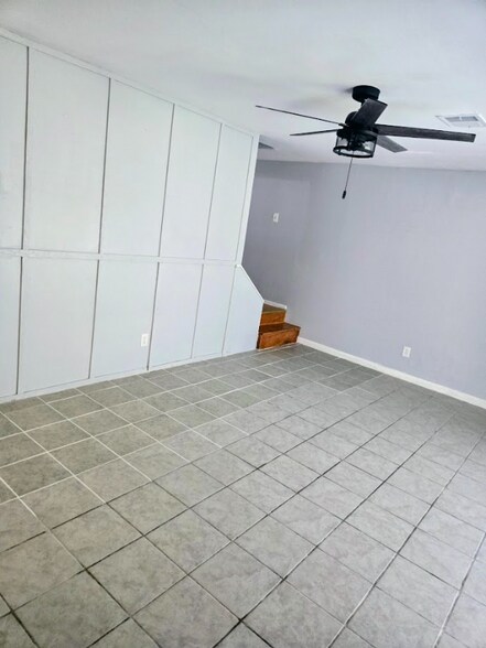Building Photo - 10024 Neuens Rd