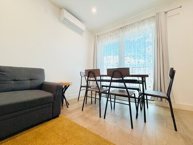 Building Photo - Charming 1BR Condo in Rego Park