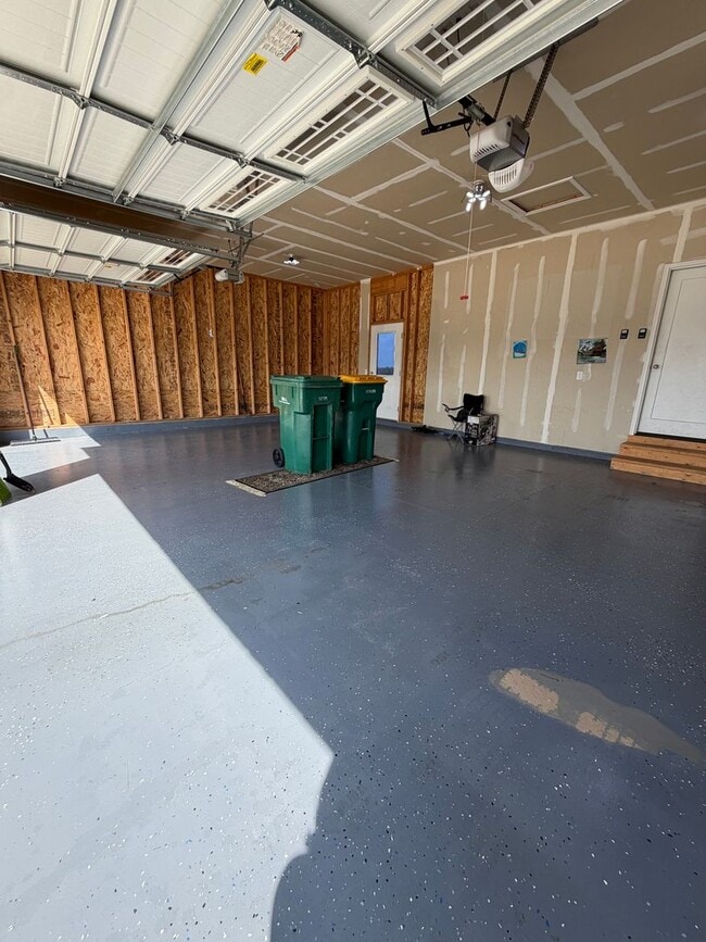 Building Photo - 1204 Yeats Ct