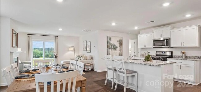 Building Photo - 2224 Lilium Dr