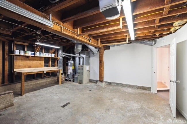 Building Photo - 1831 22nd Ave