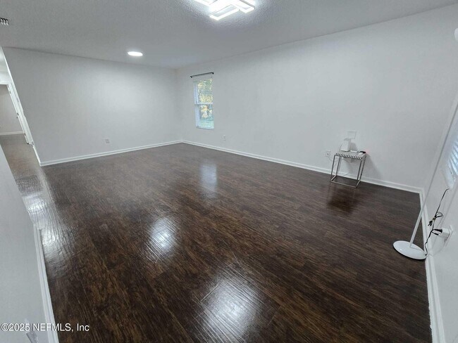 Building Photo - 9124 Adams Ave