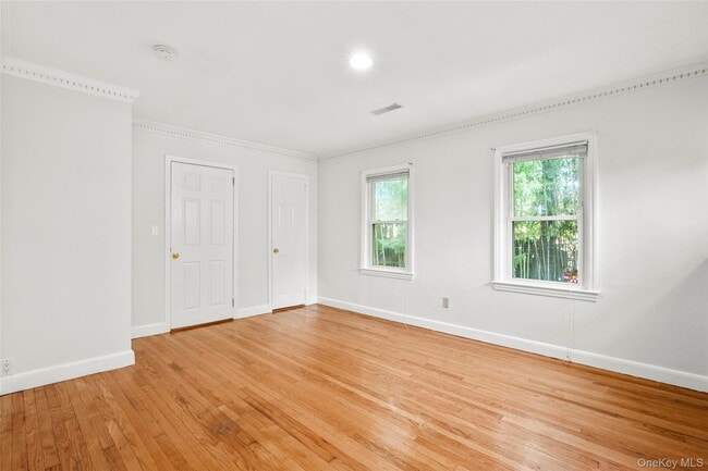Building Photo - 528 N Wagner Ave