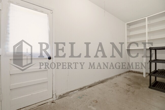 Building Photo - 9711 W Birch Ln