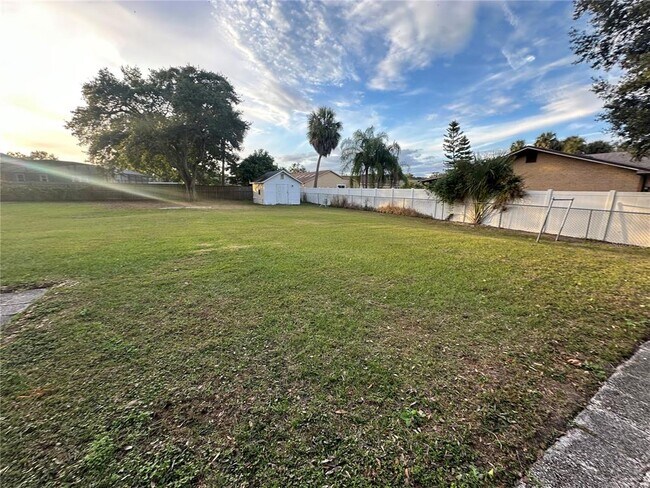 Building Photo - 1002 Shawnda Ln