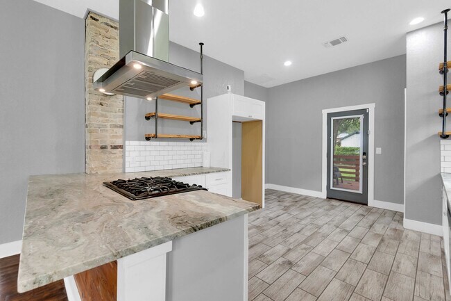 Building Photo - 339 Wilkens Ave