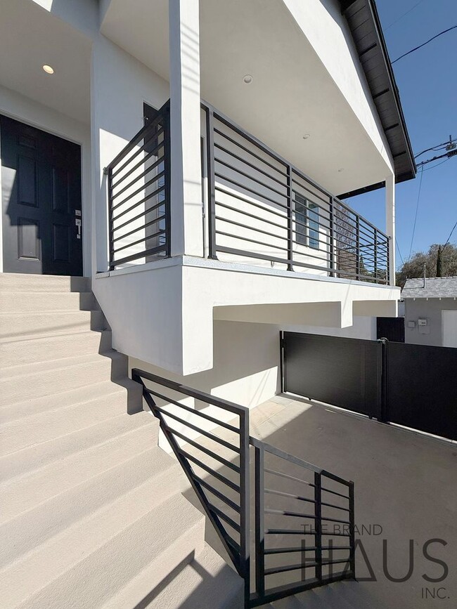 Building Photo - Brand-New 1-Bedroom, 1-Bathroom, 1-Compact Carport - Vaulted Ceilings in Belmont Heights