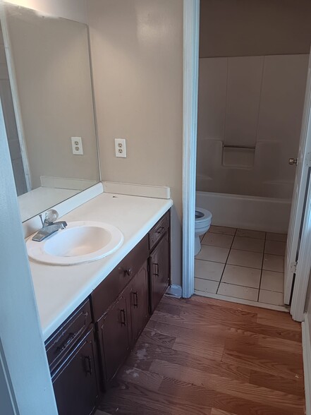 Building Photo - 2816 Briar Hill Ln SE