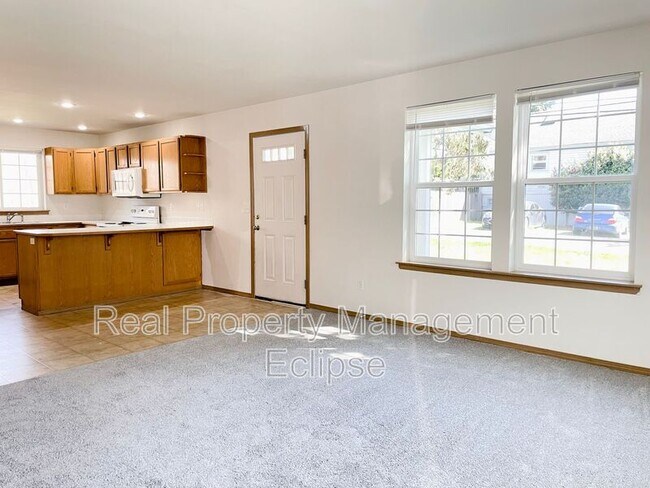 Building Photo - 1427 Virginia Ave
