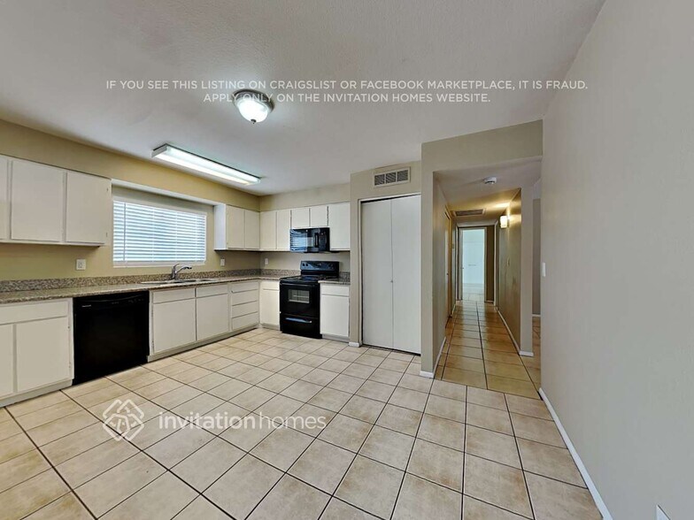 Building Photo - 6813 W Montebello Ave