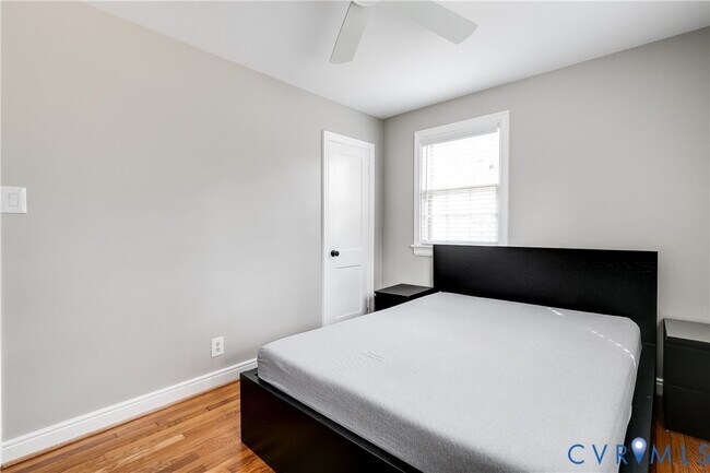 Building Photo - 3342 Grandview Dr