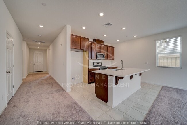 Building Photo - Gorgeous 3 Bedroom, 2 Bath Home In Twelve Bridges