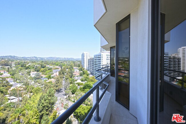 Building Photo - 10601 Wilshire Blvd