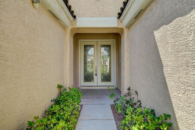 Building Photo - Beautiful 3 Bedroom Single Story Home in A...