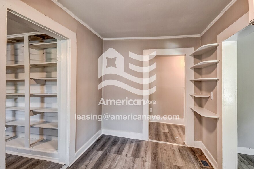 Building Photo - 633 84th St S