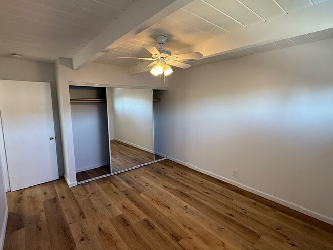 Building Photo - 5300 School St