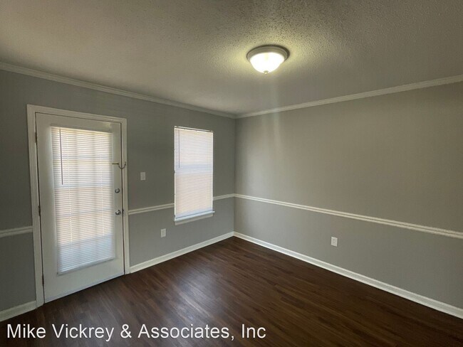 Building Photo - 2 br, 1.5 bath House - 3929 Miramar Court