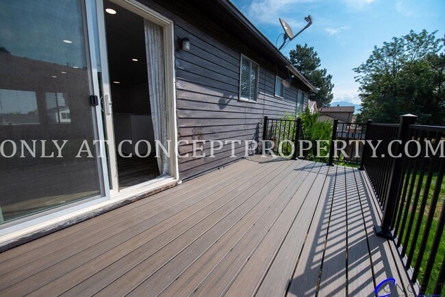 Building Photo - Newly Remodeled 5-Bedroom Home | 2-Car Gar...