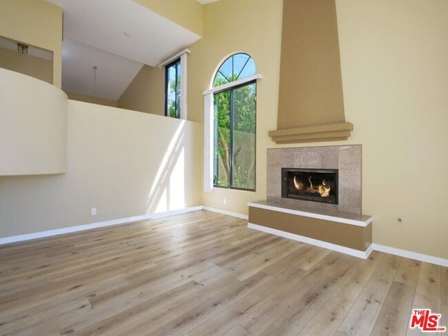 Building Photo - 515 N Gertruda Ave