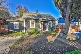 Building Photo - 35 Oak Ave