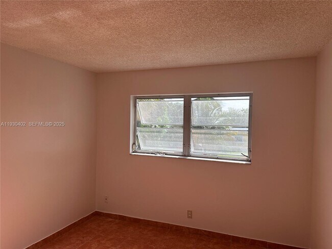 Building Photo - 4740 NW 21st St