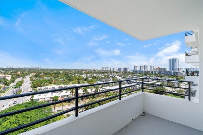 Building Photo - 600 Three Islands Boulevard
