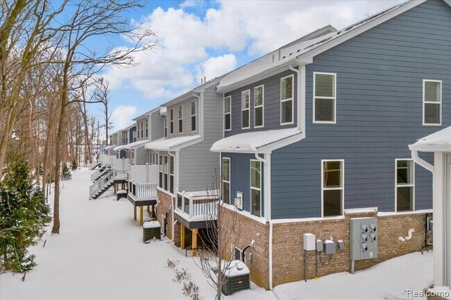 Building Photo - 10790 Barrett