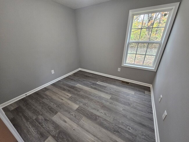 Building Photo - Charming 3 Bedroom Home in Tullahoma!