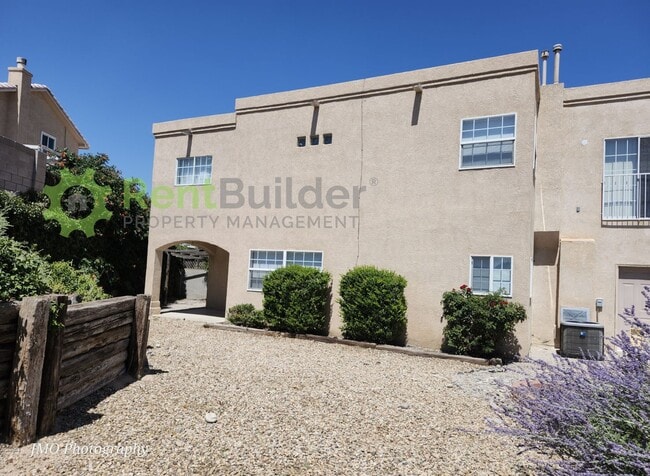 Building Photo - !!!WOW!!! PRICE REDUCTION JUST IN TIME FOR...