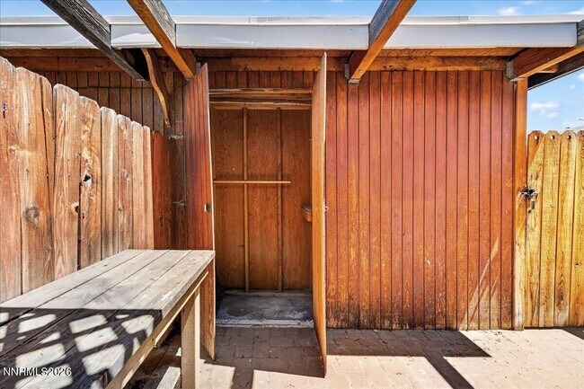 Building Photo - 106 Smithridge Park