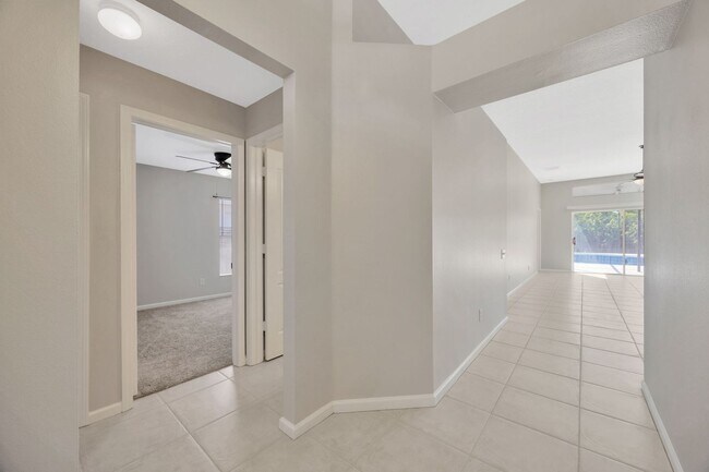 Building Photo - 10461 Hunters Haven Blvd