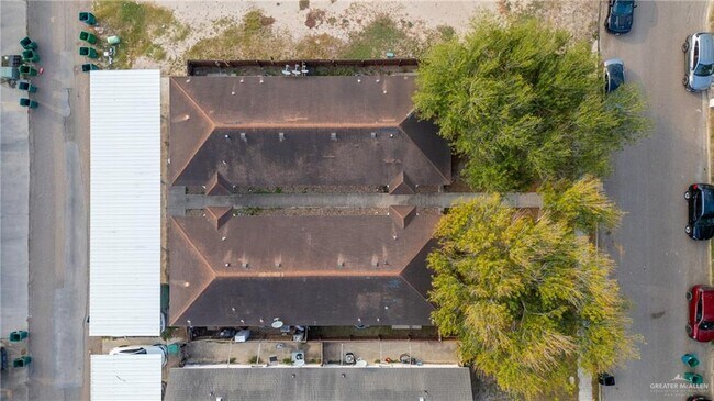 Building Photo - 24 Erica