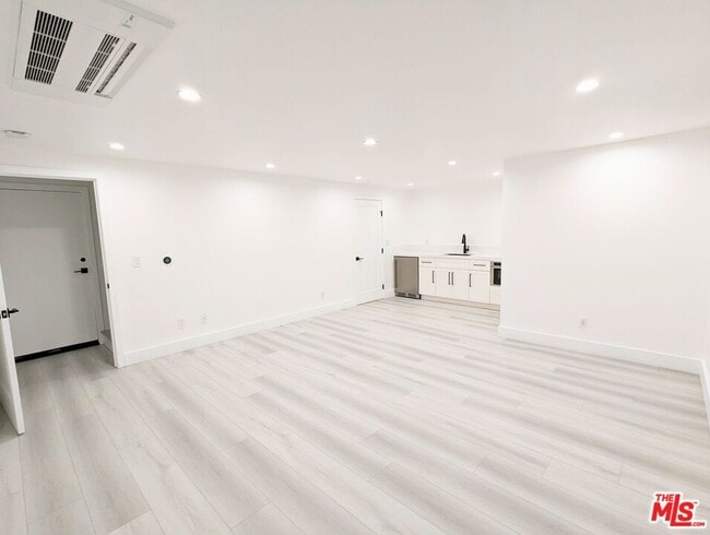 Building Photo - 1917 11th St