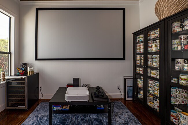 Building Photo - 1409 Indiana St