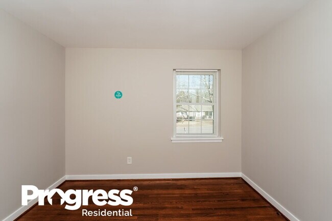 Building Photo - 313 28th Ave NW