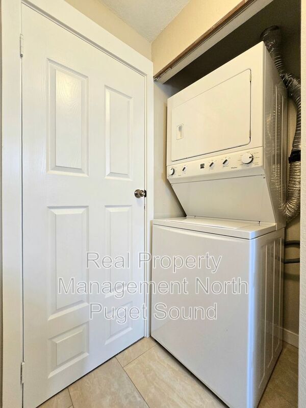 Building Photo - 4817 76th St NE