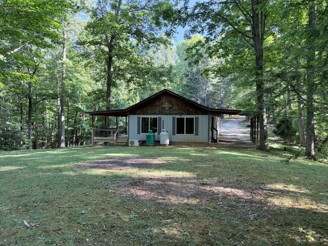 Building Photo - Live Surrounded by Nature | 3 Bedroom Home on 23 Private Acres in Saluda