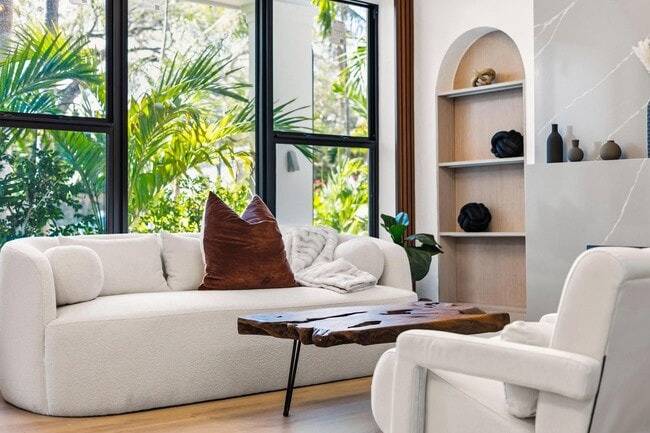 Building Photo - 751 NE 80th St