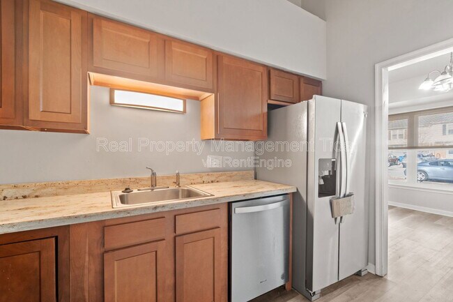 Building Photo - 5627 Trafalgar Arch