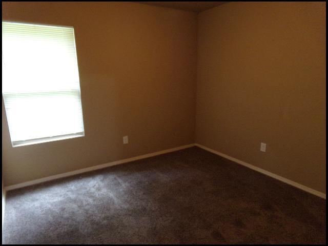 Building Photo - 2104 Fern Valley Dr