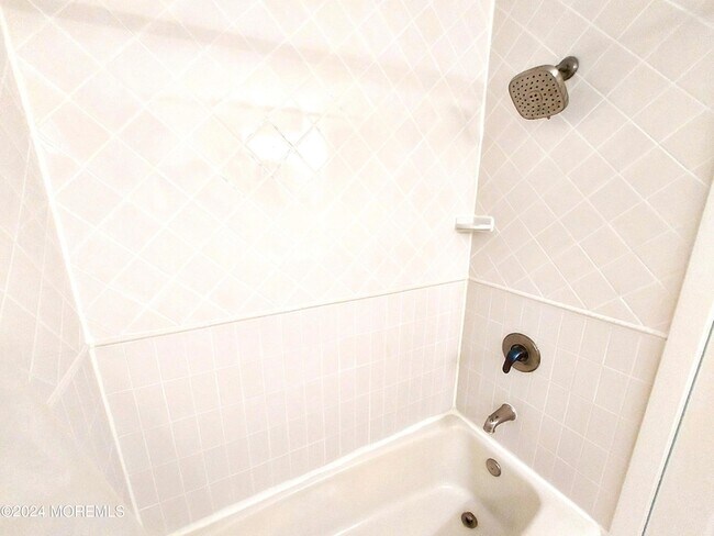 Building Photo - 302 Fifth Avenue Unit 2