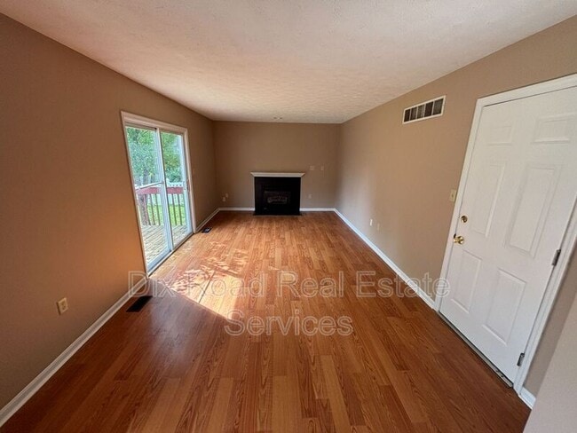 Building Photo - 1194 Poplar Hill Dr