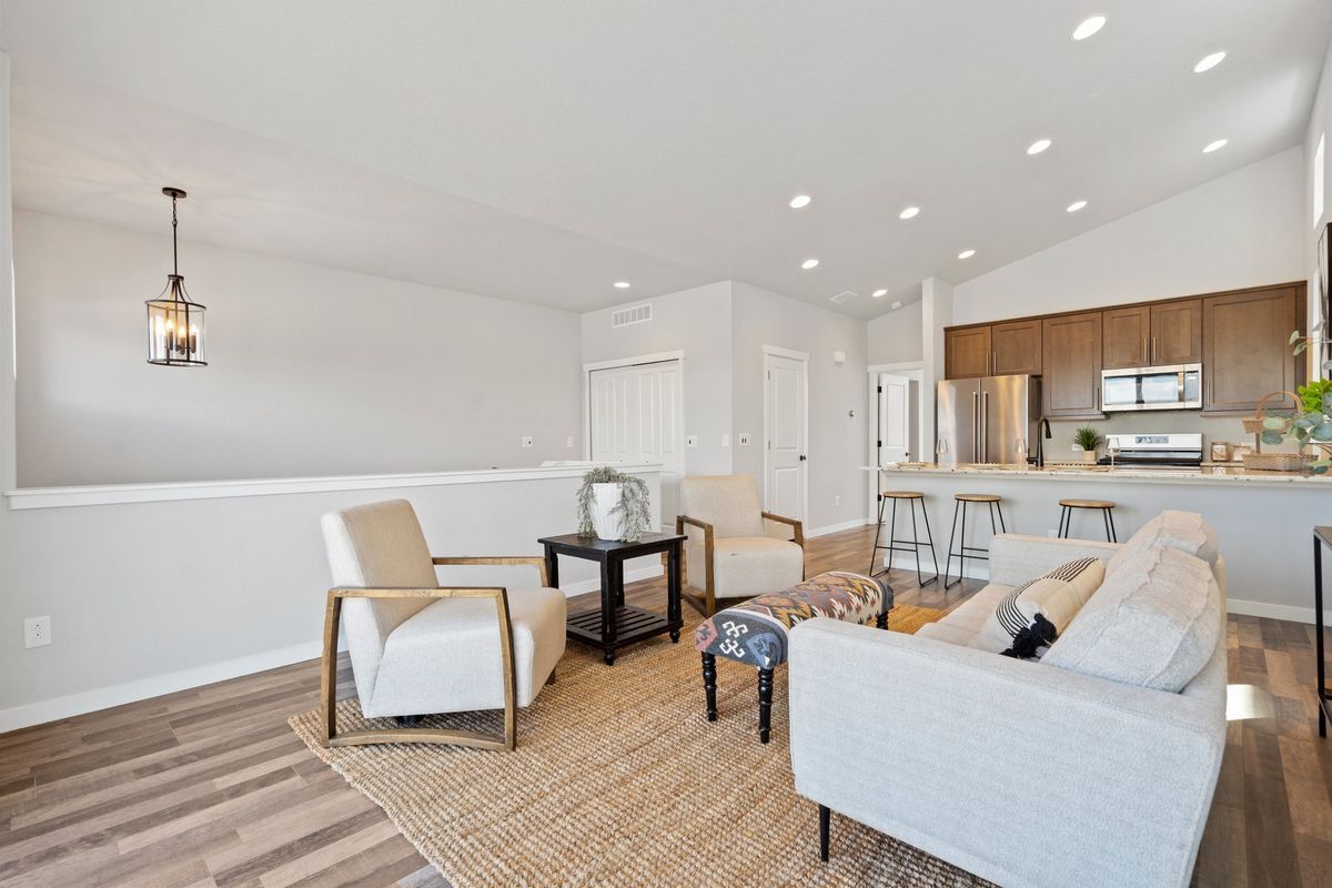 Building Photo - 7371 Hunter Jumper Dr