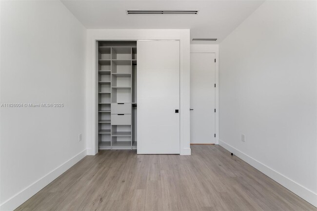 Building Photo - 3268 Gifford Ln