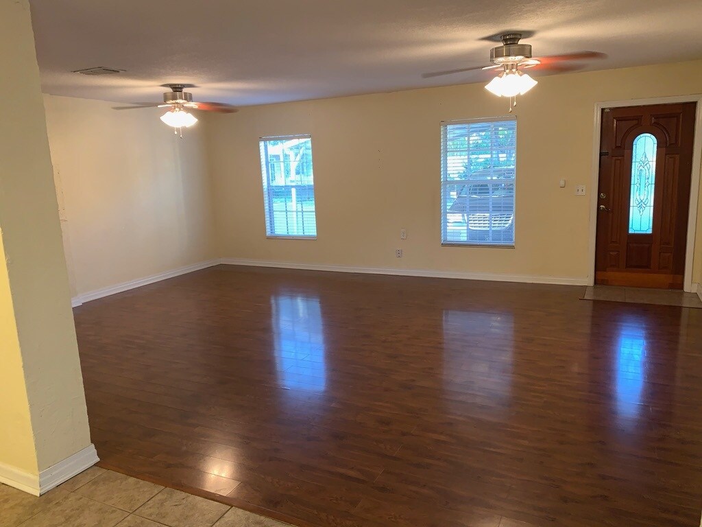 Great room - 6320 S Lansdale Cir