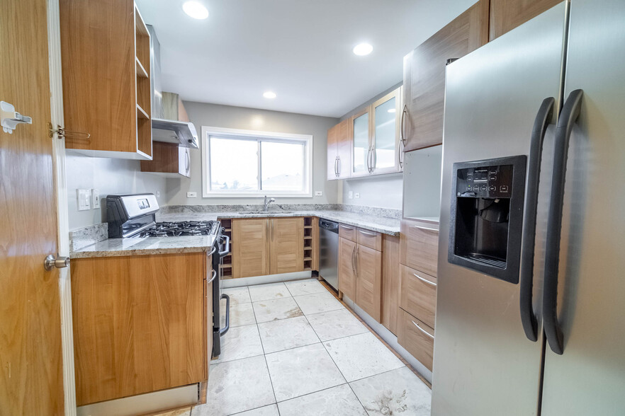 302 - Kitchen - 8350 Kimball Ave