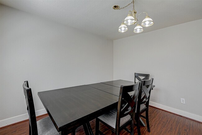 Building Photo - 7603 Chalk Hill